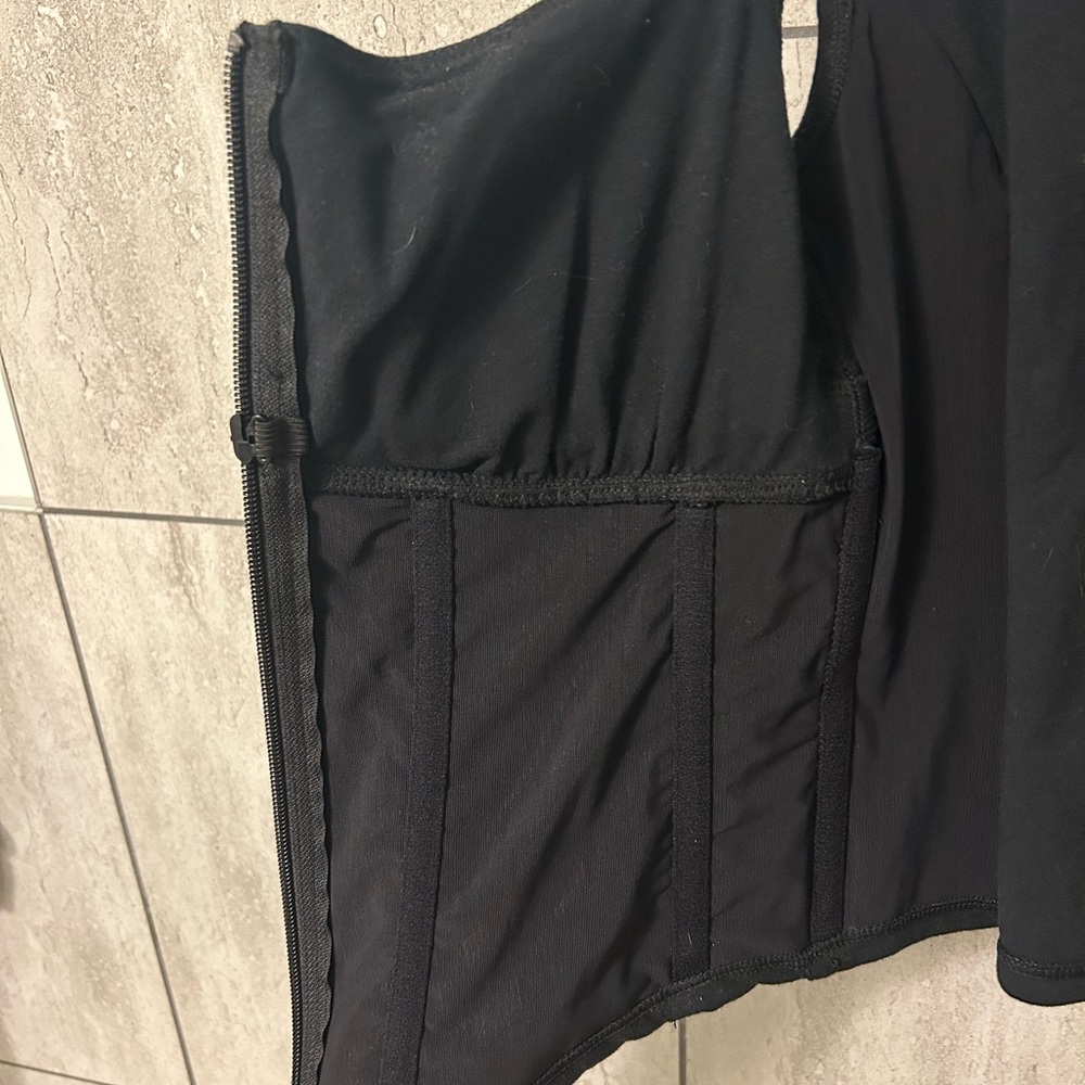 TA3 Corsety Square Neck Sleeveless Top - Picture 4 of 6